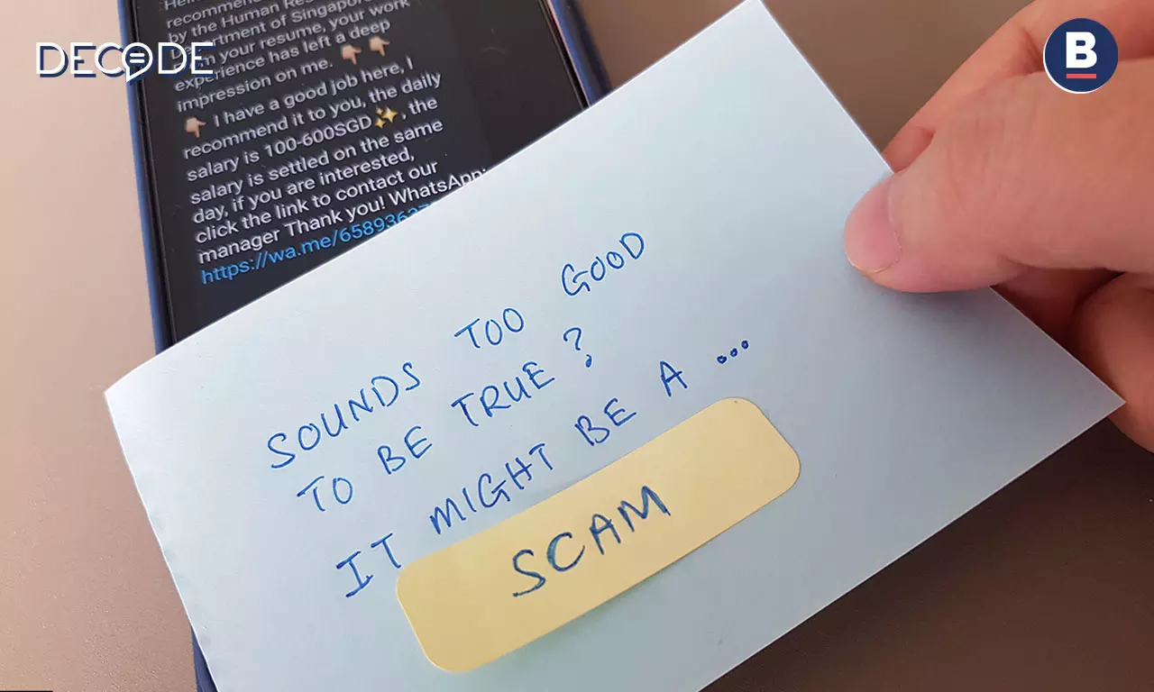 LinkedIn Scammers Trap Job Seekers With Fake Resume Reviews, Upskilling Offers